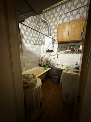 Продам трехкомнатную (3-комн.) квартиру, Мейпариани ул, 32, Сельцо г