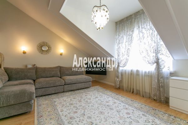 Продам трехкомнатную (3-комн.) квартиру, 3-я линия 1-й половины ул, 53, Санкт-Петербург г