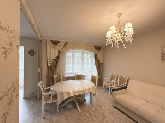 Продам трехкомнатную (3-комн.) квартиру, 7, Одинцово д