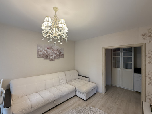 Продам трехкомнатную (3-комн.) квартиру, 7, Одинцово д