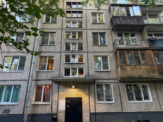 Продам однокомнатную (1-комн.) квартиру, Орджоникидзе ул, 35к1, Санкт-Петербург г