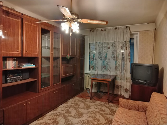 Продам однокомнатную (1-комн.) квартиру, Орджоникидзе ул, 35к1, Санкт-Петербург г