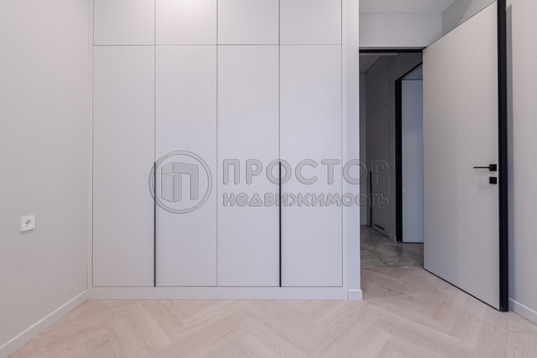 Продам трехкомнатную (3-комн.) квартиру, Лобачевского ул, 120к1, Москва г