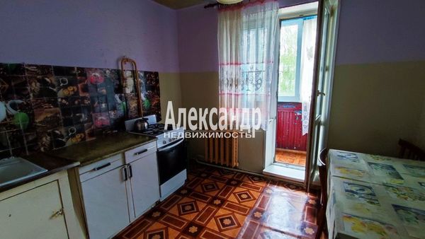 Продам трехкомнатную (3-комн.) квартиру, Луговая ул, 4, Молодцово п