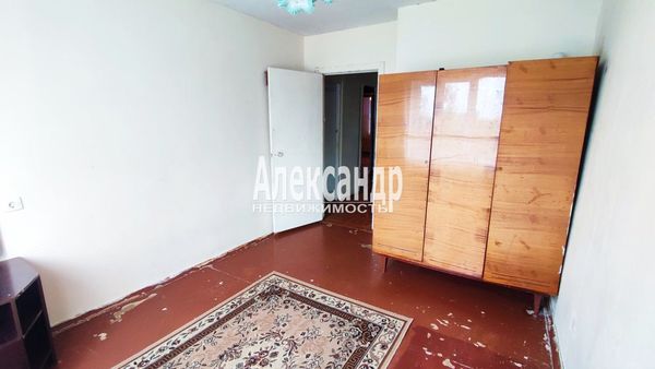 Продам трехкомнатную (3-комн.) квартиру, Луговая ул, 4, Молодцово п