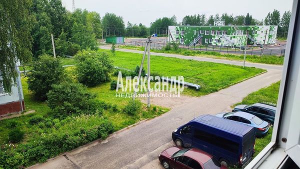 Продам трехкомнатную (3-комн.) квартиру, Луговая ул, 4, Молодцово п