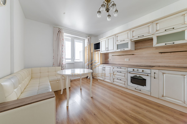 Продам двухкомнатную (2-комн.) квартиру, Королёва пр-кт, , 57к1, Санкт-Петербург г