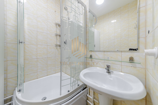 Продам двухкомнатную (2-комн.) квартиру, Королёва пр-кт, , 57к1, Санкт-Петербург г