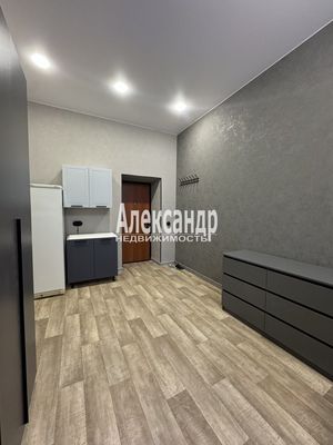 Продам комнату в 7-комн. квартире, Садовая ул, 105, Санкт-Петербург г
