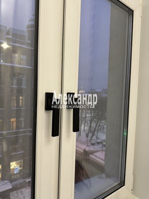 Продам комнату в 7-комн. квартире, Садовая ул, 105, Санкт-Петербург г