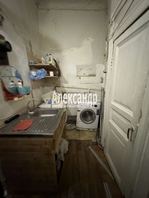Продам комнату в 7-комн. квартире, Садовая ул, 105, Санкт-Петербург г