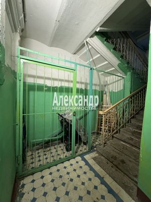Продам комнату в 7-комн. квартире, Садовая ул, 105, Санкт-Петербург г