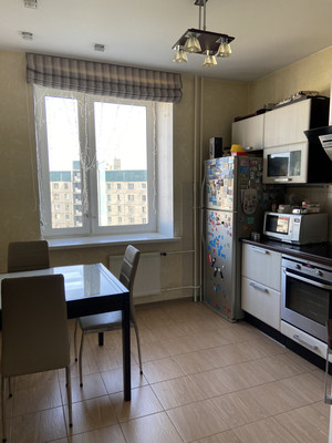 Продам трехкомнатную (3-комн.) квартиру, Комендантский пр-кт, 13Ак1, Санкт-Петербург г