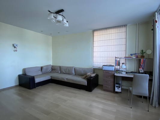 Продам трехкомнатную (3-комн.) квартиру, Комендантский пр-кт, 13Ак1, Санкт-Петербург г