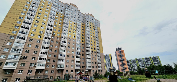 Продам однокомнатную (1-комн.) квартиру, Парашютная ул, 56к1, Санкт-Петербург г