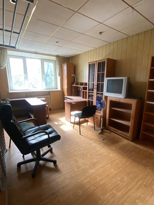 Продам трехкомнатную (3-комн.) квартиру, Металлургов ул, 13к2, Москва г