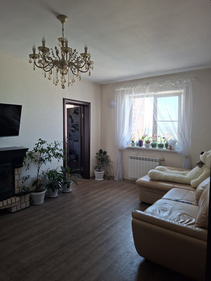 Продам трехкомнатную (3-комн.) квартиру, Крылатый мкр, 24к2, Иркутск г