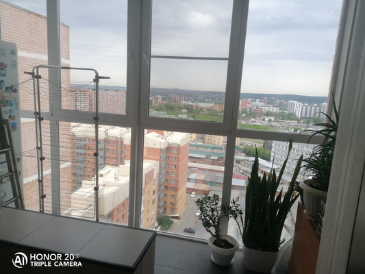 Продам трехкомнатную (3-комн.) квартиру, Крылатый мкр, 24к2, Иркутск г