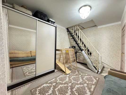 Продам трехкомнатную (3-комн.) квартиру, А.А.Кадырова ул, 80к3, Нальчик г