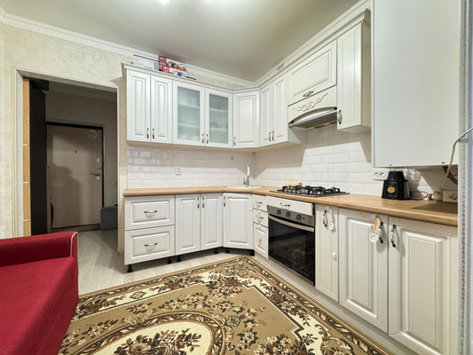 Продам трехкомнатную (3-комн.) квартиру, А.А.Кадырова ул, 80к3, Нальчик г