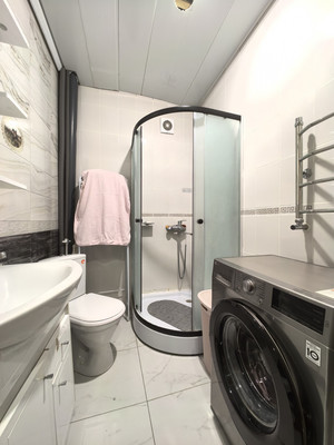Продам трехкомнатную (3-комн.) квартиру, А.А.Кадырова ул, 80к3, Нальчик г