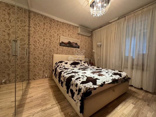 Продам трехкомнатную (3-комн.) квартиру, Архитектора Власова ул, 10, Москва г