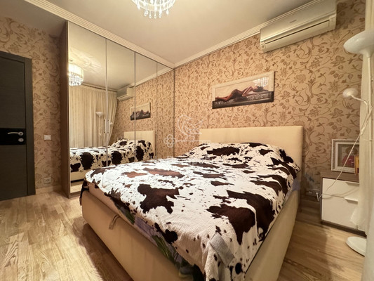 Продам трехкомнатную (3-комн.) квартиру, Архитектора Власова ул, 10, Москва г