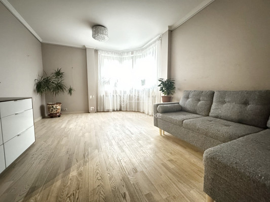 Продам трехкомнатную (3-комн.) квартиру, Архитектора Власова ул, 10, Москва г
