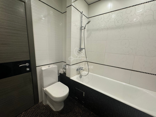 Продам трехкомнатную (3-комн.) квартиру, Архитектора Власова ул, 10, Москва г
