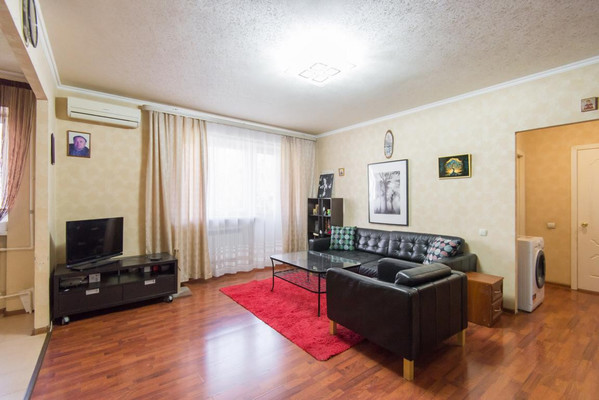Продам трехкомнатную (3-комн.) квартиру, Жмайлова ул, 21, Ростов-на-Дону г