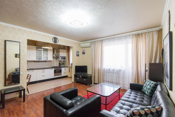 Продам трехкомнатную (3-комн.) квартиру, Жмайлова ул, 21, Ростов-на-Дону г