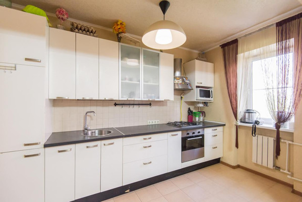 Продам трехкомнатную (3-комн.) квартиру, Жмайлова ул, 21, Ростов-на-Дону г