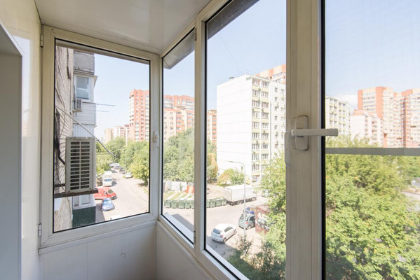 Продам трехкомнатную (3-комн.) квартиру, Жмайлова ул, 21, Ростов-на-Дону г