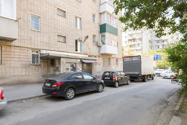 Продам трехкомнатную (3-комн.) квартиру, Жмайлова ул, 21, Ростов-на-Дону г