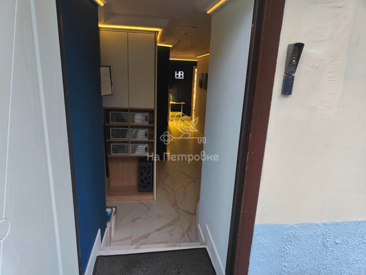 Продам коммерческое помещение 78 м2, Петровка ул, 26с2, Москва г