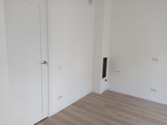 Продам двухкомнатную (2-комн.) квартиру, Пахомовская ул, 23, Санкт-Петербург г