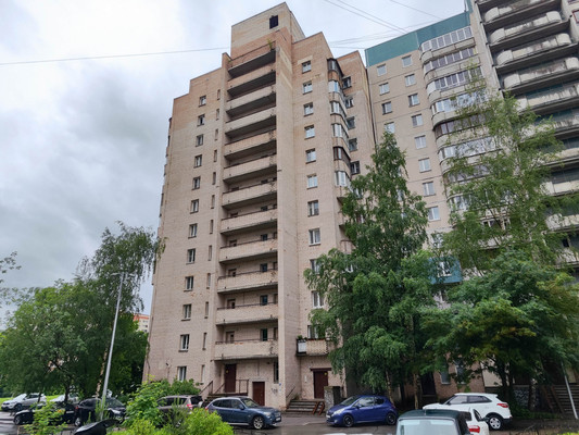 Продам многокомнатную квартиру, Богатырский пр-кт, 39к1, Санкт-Петербург г