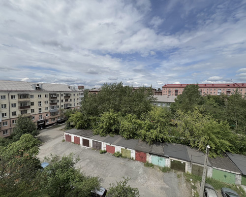 Продам трехкомнатную (3-комн.) квартиру, Мира пр-кт, 6, Нижний Тагил г
