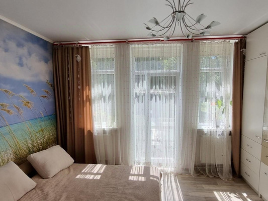 Продам трехкомнатную (3-комн.) квартиру, Южная ул, 7, Пионерский г