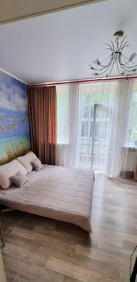 Продам трехкомнатную (3-комн.) квартиру, Южная ул, 7, Пионерский г