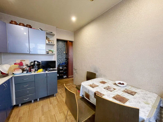 Продам трехкомнатную (3-комн.) квартиру, Строителей пр-кт, 48, Пенза г