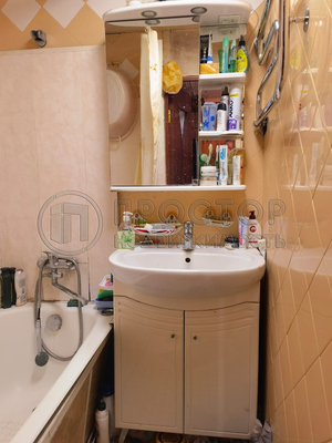 Продам 2-комн. в 4-комн. квартире, Живописная ул, 6к3, Москва г