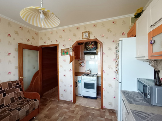 Продам трехкомнатную (3-комн.) квартиру, ДСК мкр, 3, Иваново г