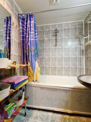 Продам трехкомнатную (3-комн.) квартиру, ДСК мкр, 3, Иваново г
