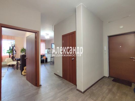 Продам двухкомнатную (2-комн.) квартиру, Школьная ул, 11к2, Бугры п