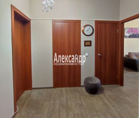 Продам двухкомнатную (2-комн.) квартиру, Школьная ул, 11к2, Бугры п