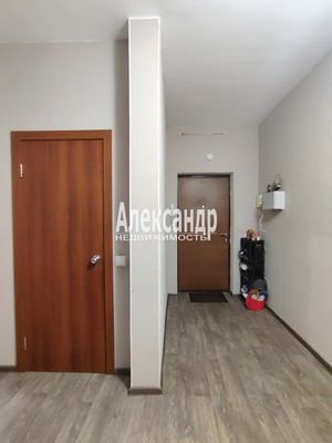 Продам двухкомнатную (2-комн.) квартиру, Школьная ул, 11к2, Бугры п