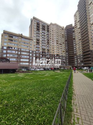 Продам двухкомнатную (2-комн.) квартиру, Школьная ул, 11к2, Бугры п