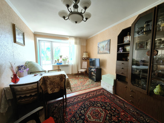 Продам трехкомнатную (3-комн.) квартиру, Нурсултана Назарбаева ул, 60, Казань г