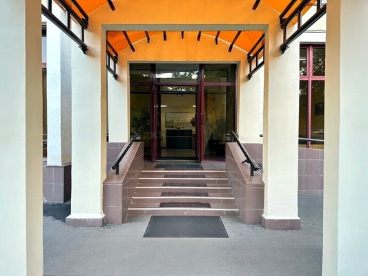 Продам трехкомнатную (3-комн.) квартиру, Улофа Пальме ул, 1, Москва г